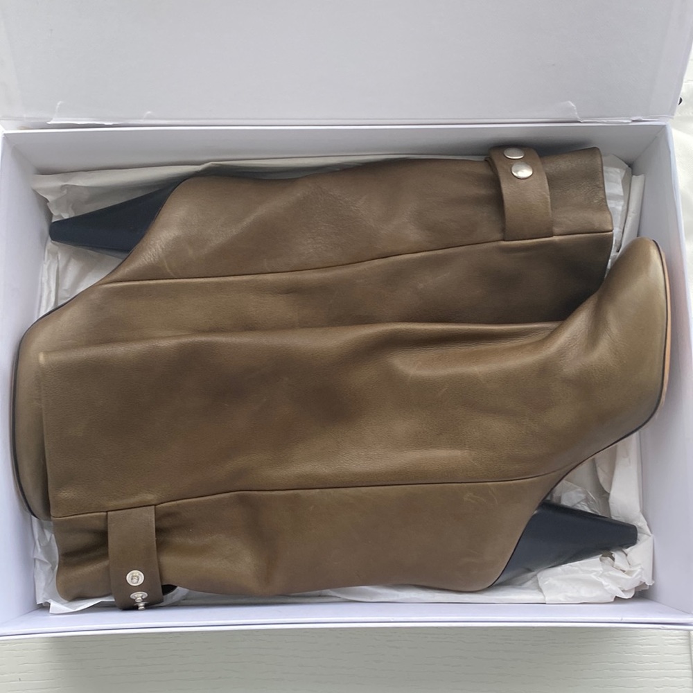 Brand new dark brown leatherI sabel Marant boots in size 7 women.